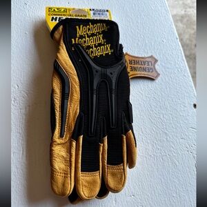 Bundle of 10 mechanix gloves